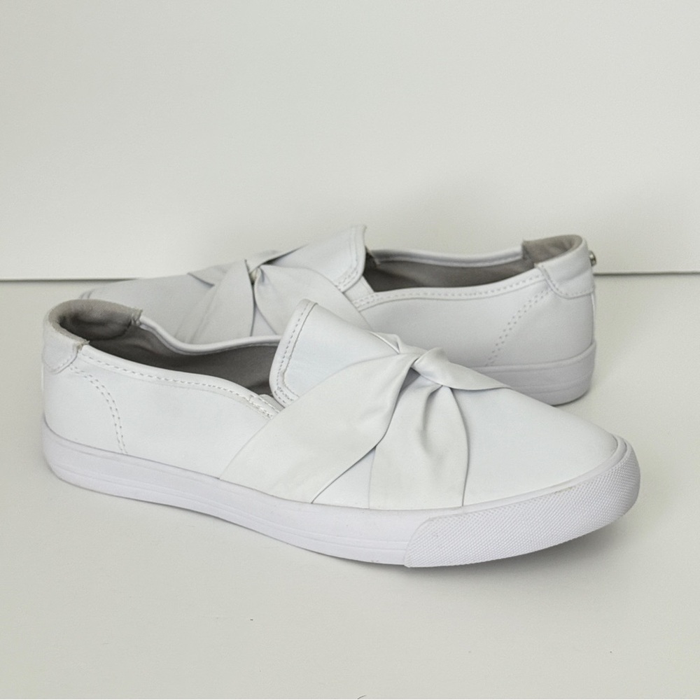 G by Guess Odelia Front Twist White Slip On Shoe Size 8.5M